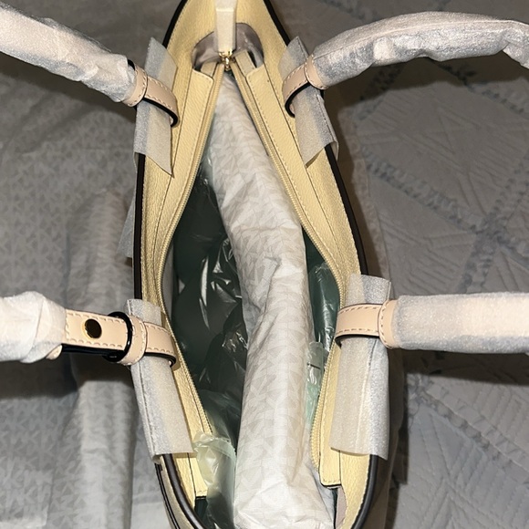 Purse - Picture 5 of 5